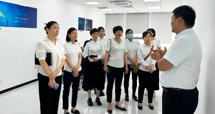 樂仁生物赴石家莊樂仁康健醫(yī)學檢驗實驗室參觀學習